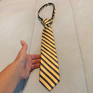 Gorgeous butter yellow and navy boys tie from Lord & Taylor